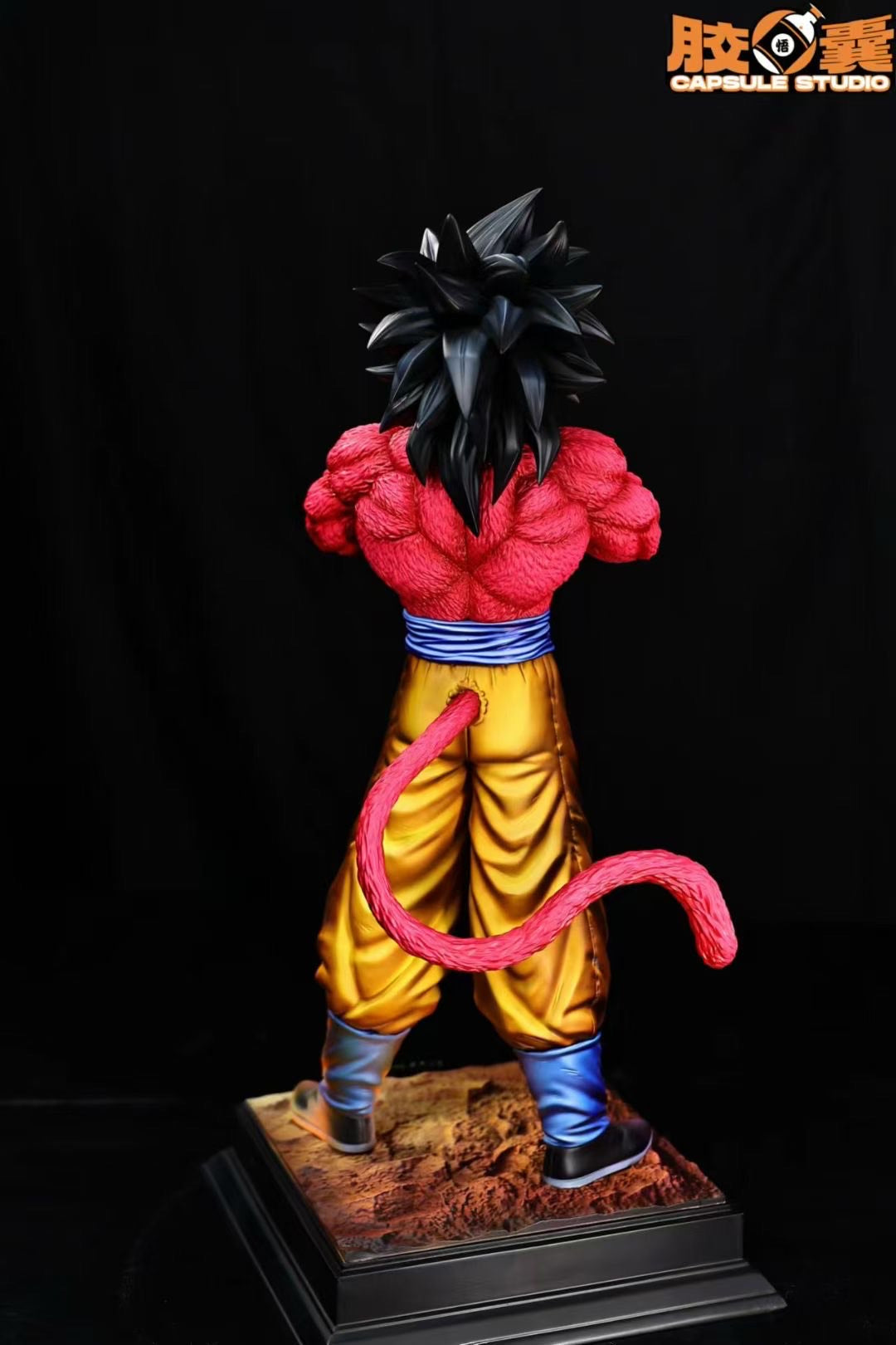 Capsule Studio - Clenched Fist Super Saiyan 4 Goku | 抱拳超四悟空