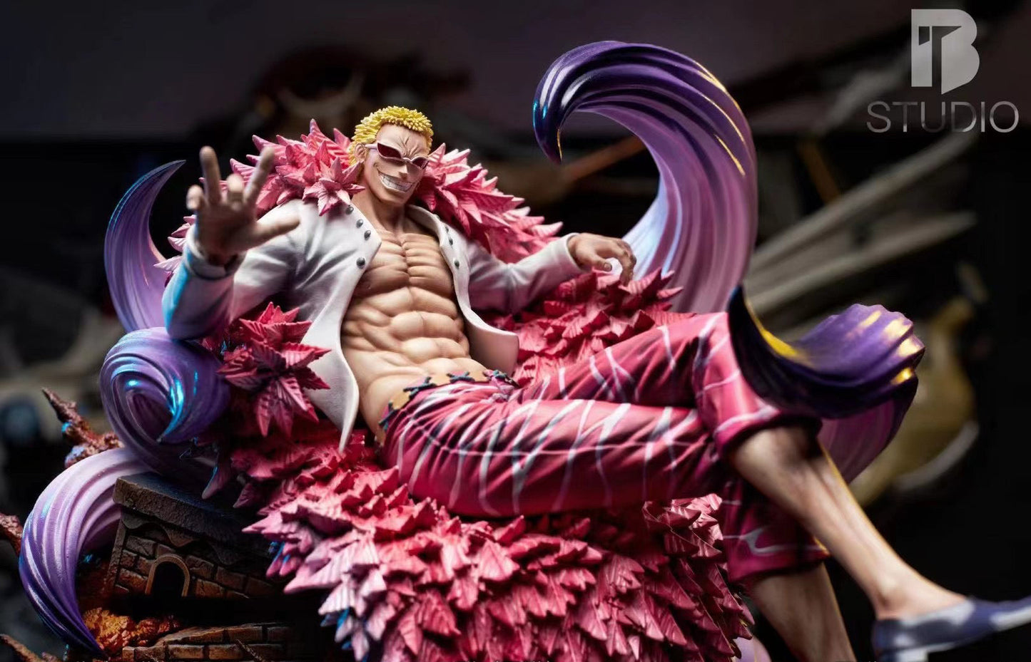 BT Studio - Sitting Pose Donquixote Doflamingo | 坐姿 唐吉诃德·多弗朗明哥