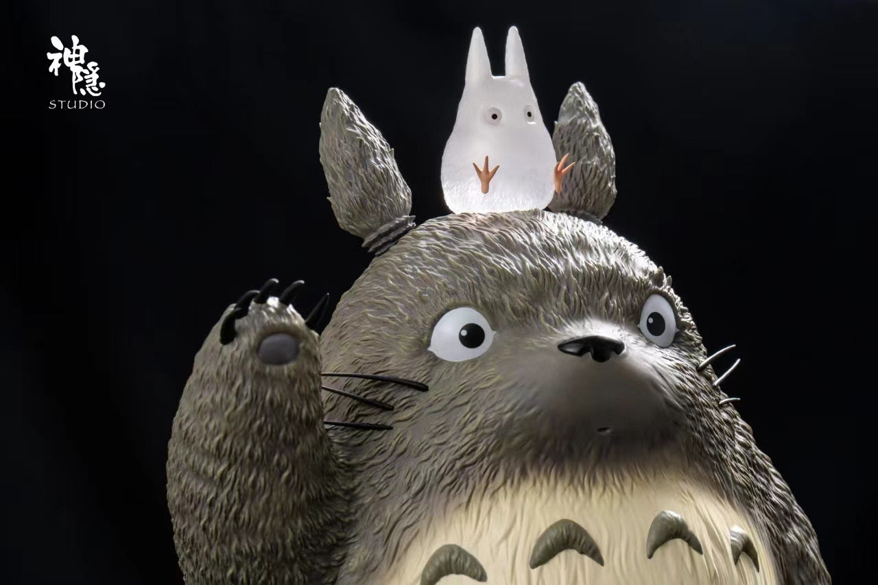 Shen Yin Studio - Waving Totoro | 挥手龙猫