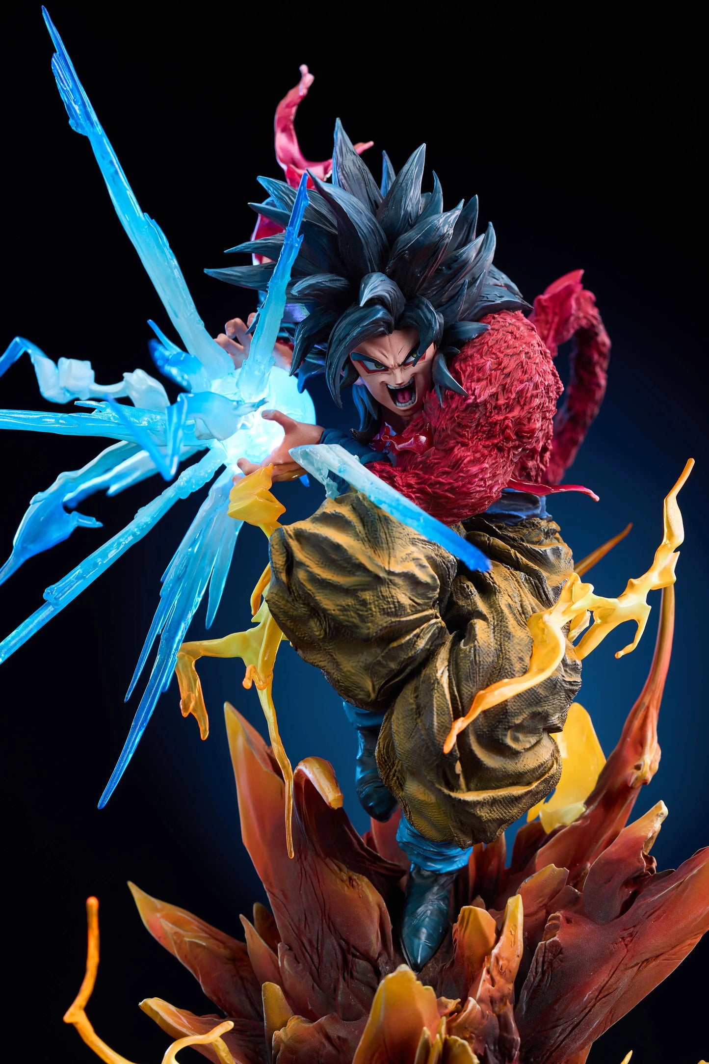 【Pre-sale】1/6 and 1/4 Scale SS4 and SS5 Goku with LED-Iron Curtain Studio