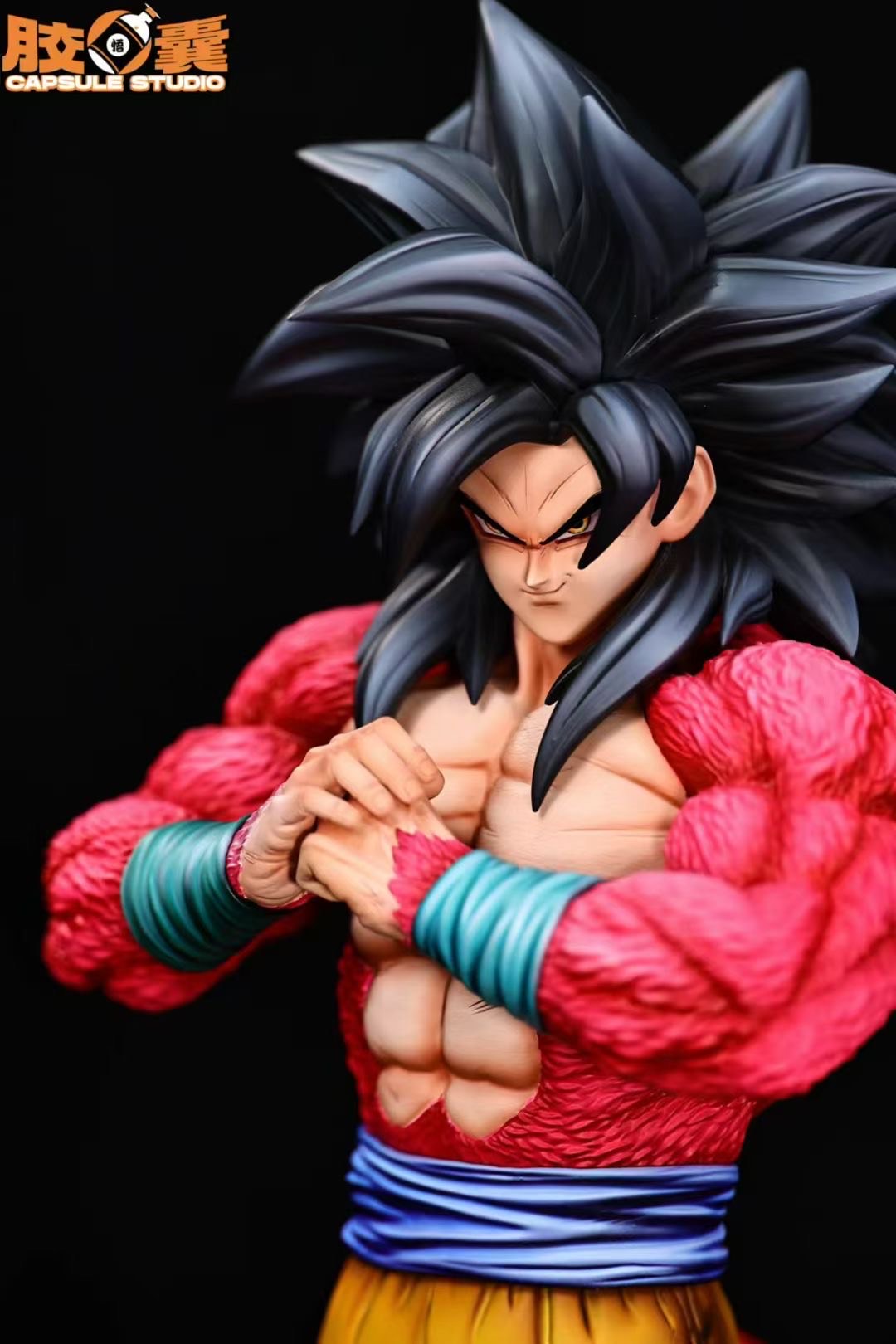 Capsule Studio - Clenched Fist Super Saiyan 4 Goku | 抱拳超四悟空
