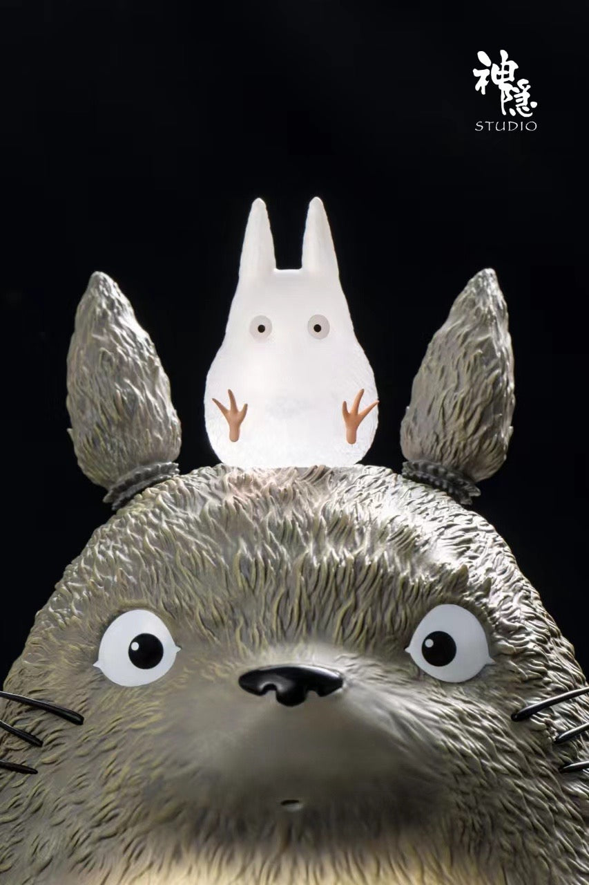 Shen Yin Studio - Waving Totoro | 挥手龙猫
