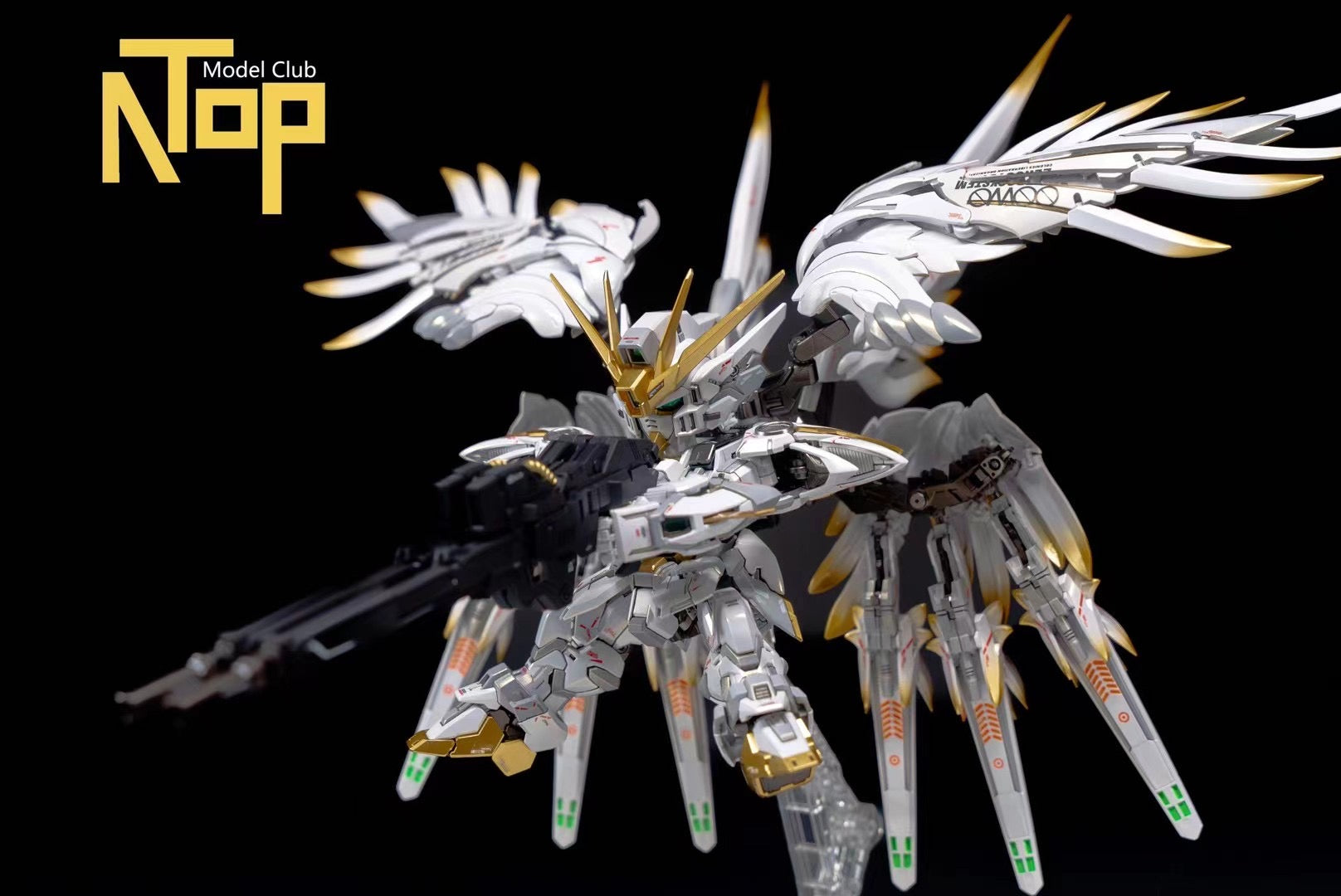 ウイングガンダム スノーホワイト 金色塗装バージョン NoTop Studio - MGSD ウイングガンダムゼロカスタム スノーホワイト