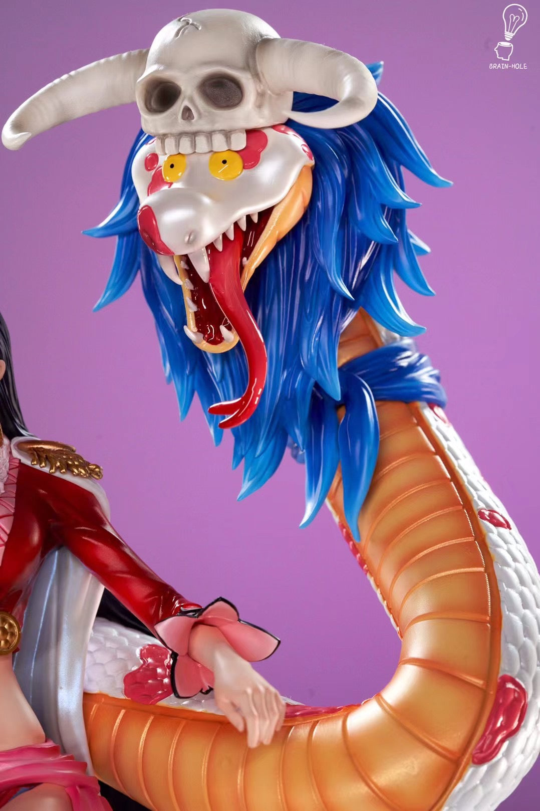 ブレインホールスタジオ - 座りポーズのボア・ハンコック | 座りポーズ